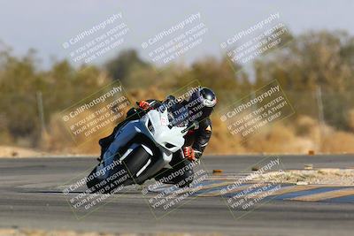 media/Jan-14-2024-SoCal Trackdays (Sun) [[2e55ec21a6]]/Turn 2 (1025am)/